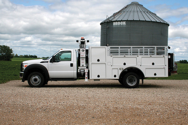 How to Choose the Best Service Truck Body for Your Needs