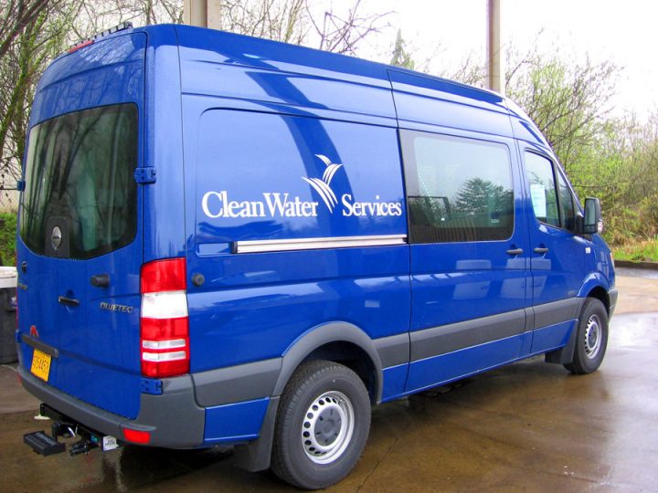 Choosing Eye-Catching Graphics for Your Commercial Van