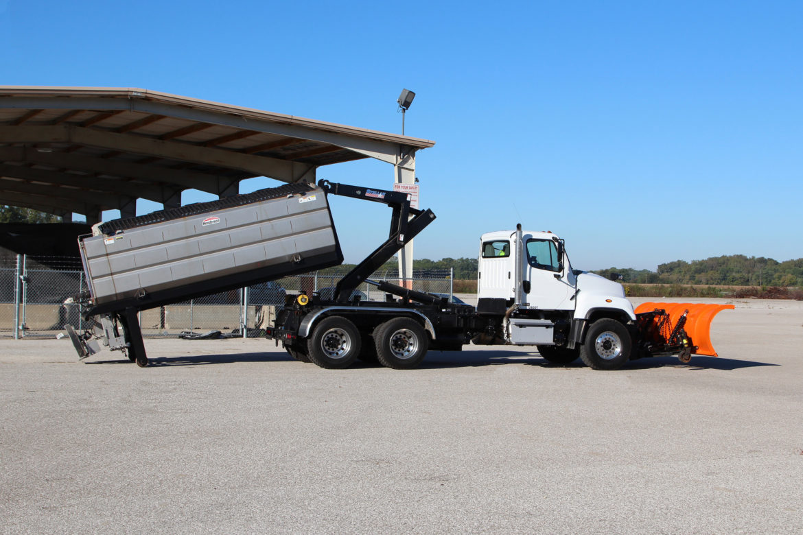 heavy duty hooklift truck