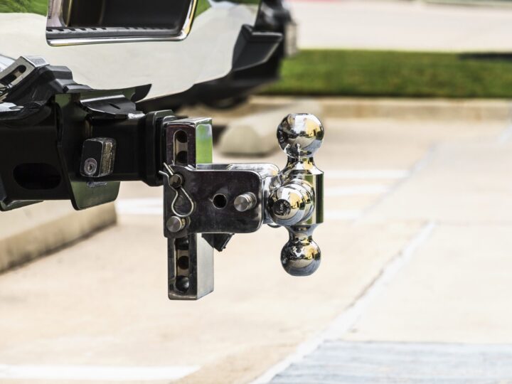 Comparing Types of Trailer Hitches & Towing Capabilities