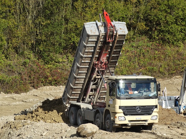 Adding a Dump Truck to Your Fleet? Here’s What to Know about Dump Bodies